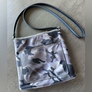 GUESS bag - camo